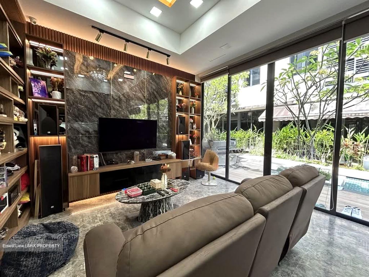 Alana (D28), Terrace #573395971